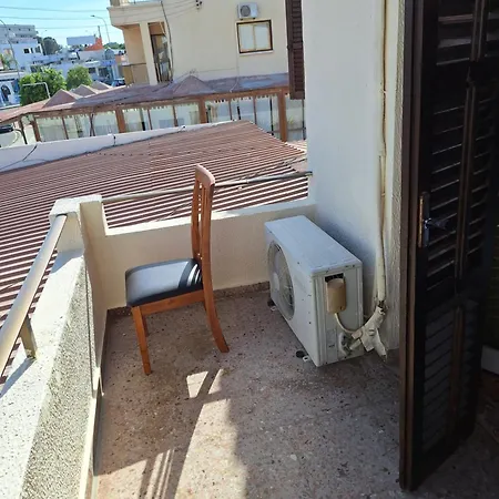 Big House In Center Of Protaras, Near Протарас