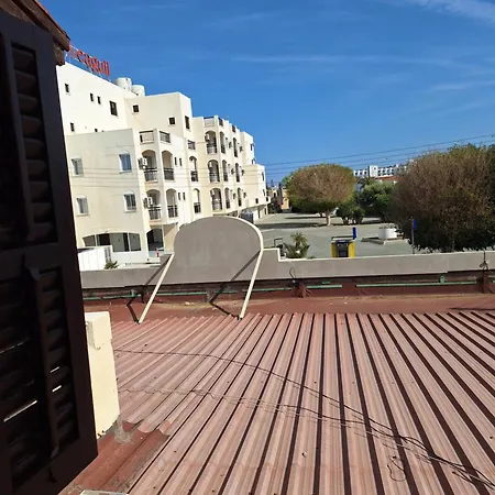Дом отдыха Big House In Center Of Protaras, Near Протарас